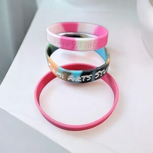 Bundle of 3 rubber bracelets